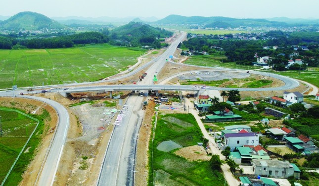 Cao tốc Nghi Sơn - Diễn Châu: 'Lập trình' thi công tổng thể quyết định sự đúng hẹn ảnh 3