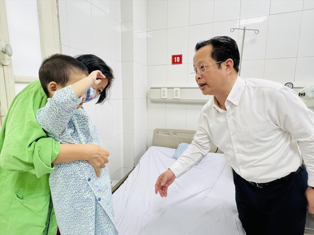 Vụ cháy chung cư mini: Chung tay vượt qua nỗi đau ảnh 2