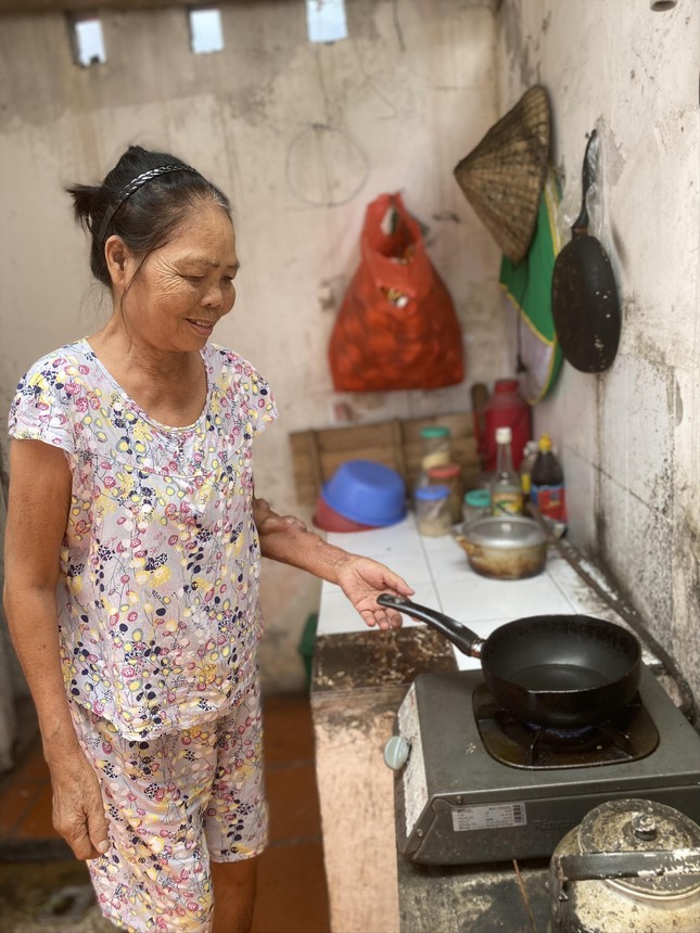 Chạy nắng nóng ở xóm chạy thận ảnh 1