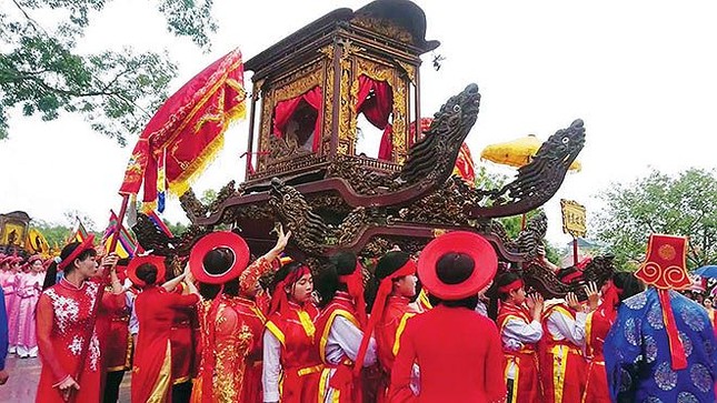 Đưa Đền Hai Bà Trưng thành điểm du lịch văn hóa tâm linh ảnh 1