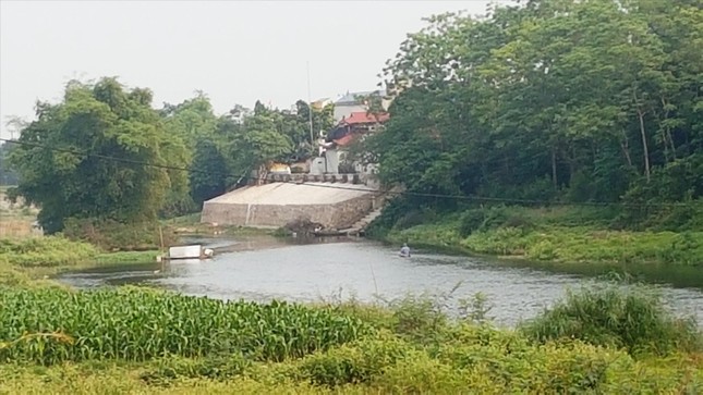 Khát vọng lên bờ ảnh 1