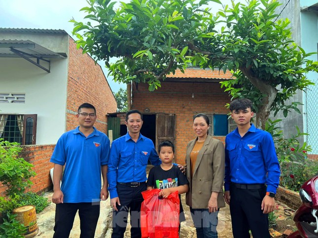 Chăm lo gần 2.000 trẻ tại các trung tâm bảo trợ, mái ấm ở TPHCM dịp Quốc tế thiếu nhi ảnh 5