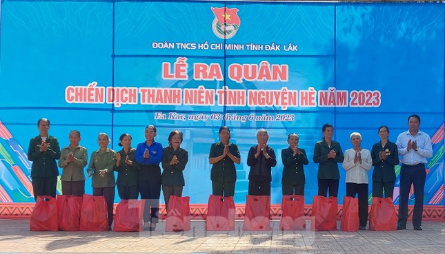 Hơn 2,1 tỉ đồng triển khai chiến dịch tình nguyện hè 2023 tại Đắk Lắk ảnh 7