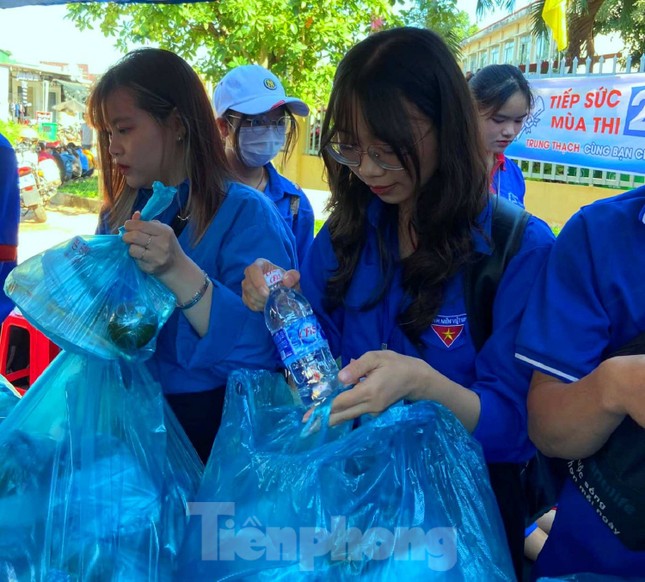 Tuổi trẻ Đắk Lắk thi tìm hiểu Nghị quyết Đại hội Đoàn toàn quốc trong lúc chờ thí sinh thi ảnh 4