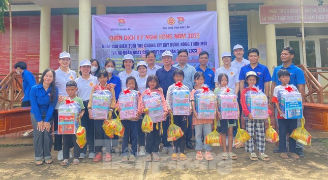 Đa dạng các hoạt động xây dựng nông thôn mới của tuổi trẻ Đắk Lắk ảnh 6
