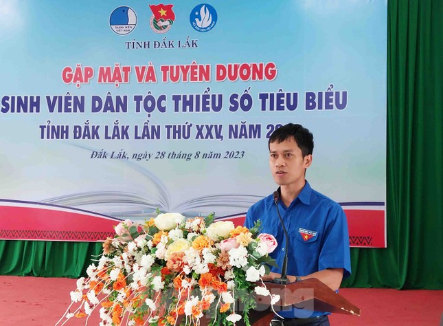 Nhiều sinh viên dân tộc thiểu số tự nguyện về công tác tại vùng khó khăn ảnh 1