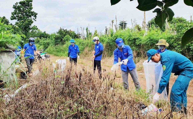 Tuổi trẻ Đắk Lắk xóa nhiều điểm đen rác thải ảnh 3