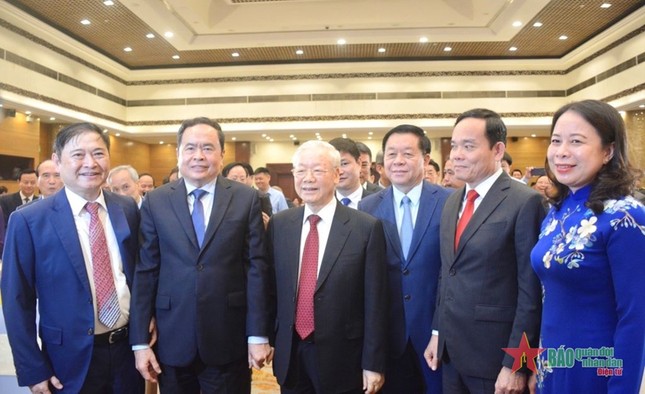 Tổng Bí thư dự Lễ kỷ niệm 60 năm Chủ tịch Hồ Chí Minh gặp mặt đội ngũ trí thức ảnh 1