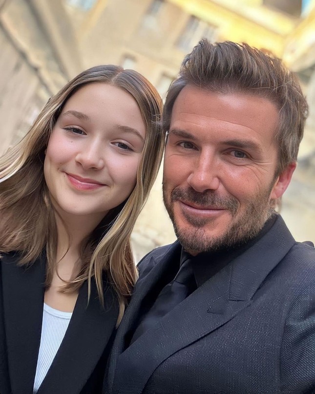 Con gái 12 tuổi của Beckham bị cấm trang điểm khi ra đường ảnh 2