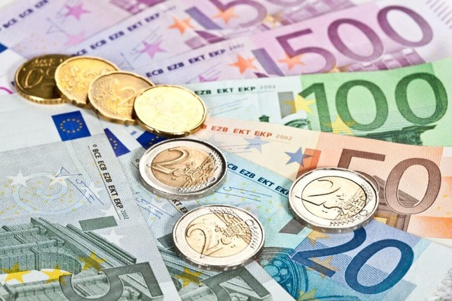 Đồng euro đang đắt nhất lịch sử ảnh 1