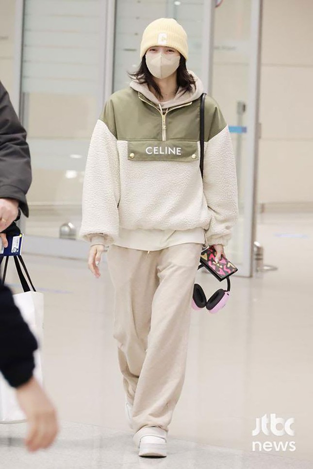 Lisa (BlackPink) bị vây quanh sau tin hẹn hò con trai tỷ phú giàu nhì thế giới ảnh 4
