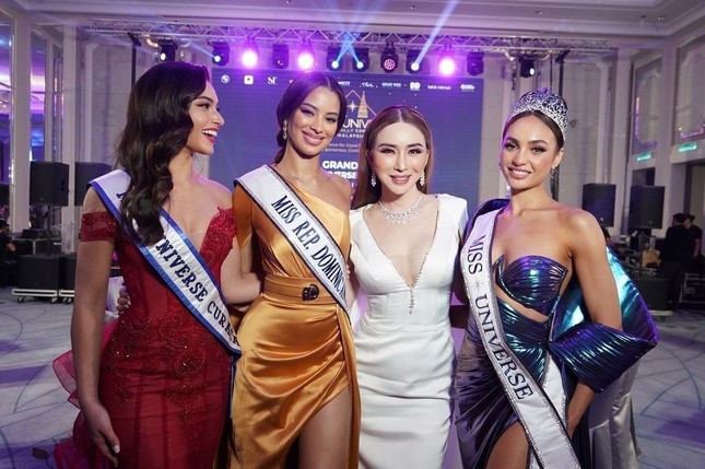 Tỷ phú chuyển giới nắm bản quyền Hoa hậu Hoàn vũ có nguy cơ vỡ nợ ảnh 1