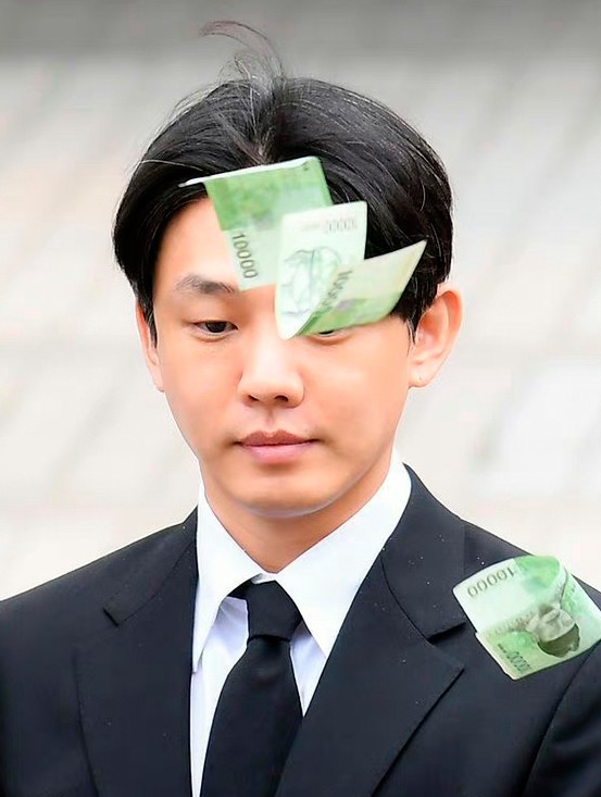 Ảnh đế bị người dân phỉ nhổ, ném tiền vào mặt ảnh 1