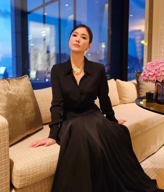 Nhan sắc Song Hye Kyo sau khi nói 'Tôi đã già' ảnh 1