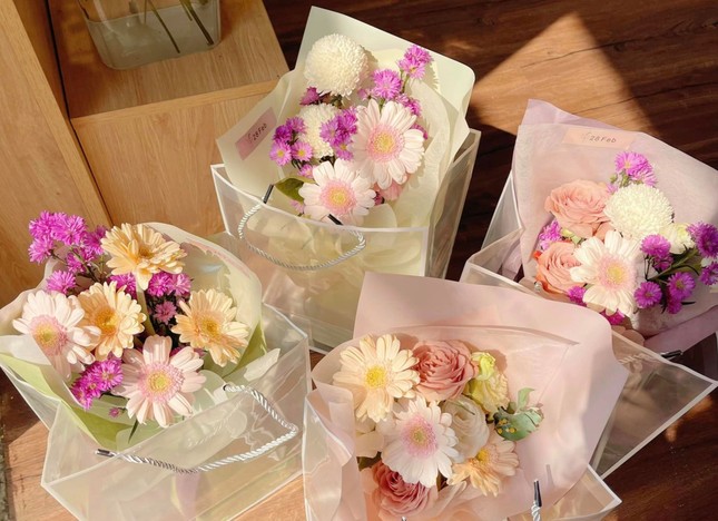 Giới trẻ làm hoa, quà Valentine handmade tặng người yêu, bán hàng online ảnh 3
