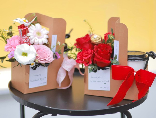 Giới trẻ làm hoa, quà Valentine handmade tặng người yêu, bán hàng online ảnh 2