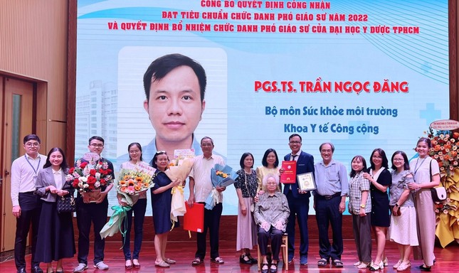 Phó Giáo sư ngành Y 35 tuổi với bộ sưu tập gần 60 bài báo khoa học quốc tế ảnh 1