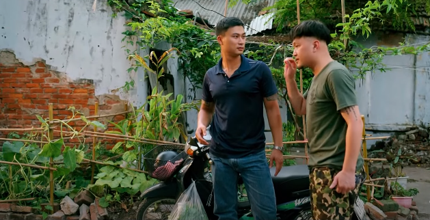 'Làng trong phố' tập 4: Hoài (Trần Vân) dặn Hiếu (Duy Hưng) phải giữ mình ảnh 2