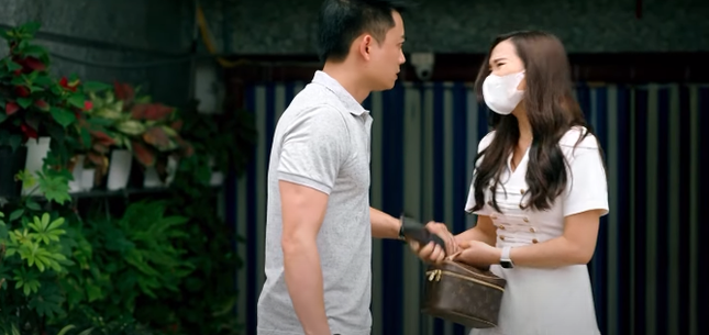 'Làng trong phố' tập 4: Hoài (Trần Vân) dặn Hiếu (Duy Hưng) phải giữ mình ảnh 3