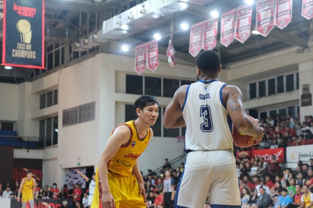 Thoát thua trong những giây cuối, Saigon Heat vô địch VBA lần thứ 4 liên tiếp ảnh 2