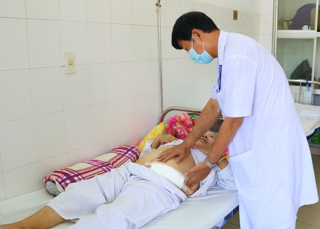 Phẫu thuật thành công cho người phụ nữ có thận nằm ở vị trí lạ ảnh 2
