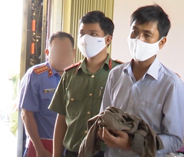 Làm giả văn bản của UBND tỉnh, Tổng Cục đường bộ, một giám đốc bị bắt ảnh 1