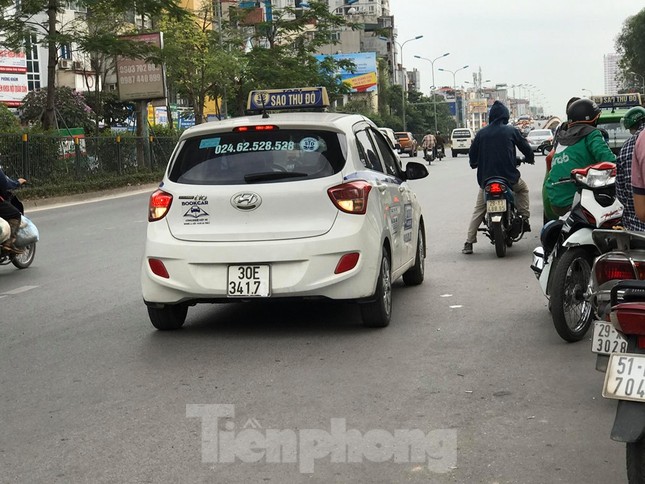 Taxi ‘biến hóa’ biển số tại Hà Nội do Bắc Ninh quản lý ảnh 1