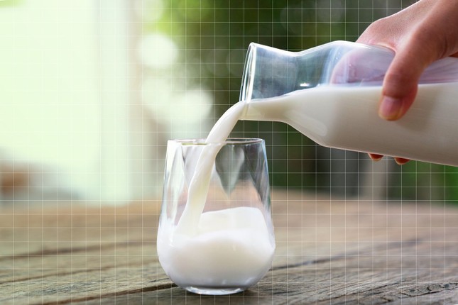 Bệnh nhân ung thư phải kiêng uống sữa vì sẽ &apos;nuôi khối u phát triển&apos;? – SKCD