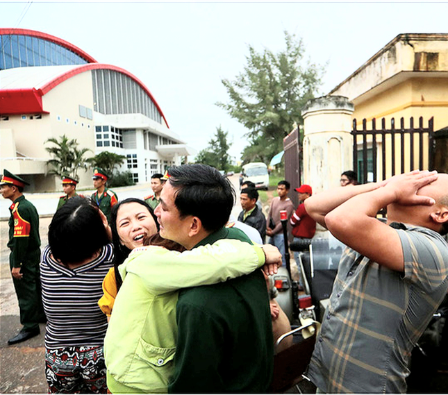Di chuyển thi thể cán bộ, chiến sĩ Đoàn 337 về thành phố Đông Hà ảnh 11