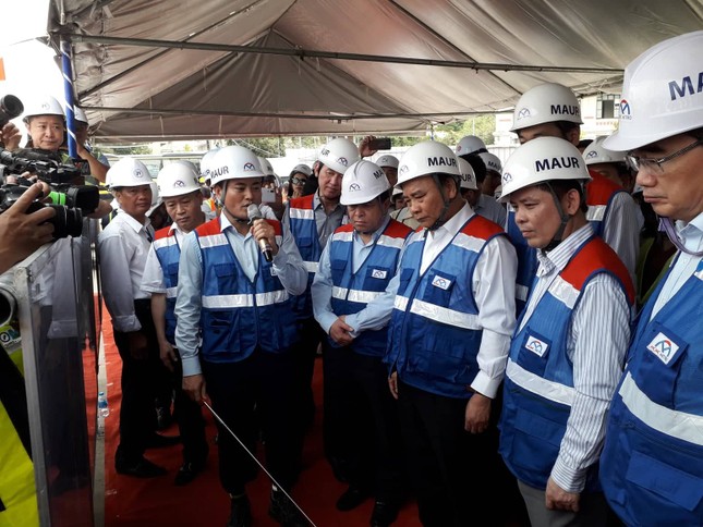 Thủ tướng Nguyễn Xuân Phúc thị sát dự án metro Bến Thành – Suối Tiên ảnh 2