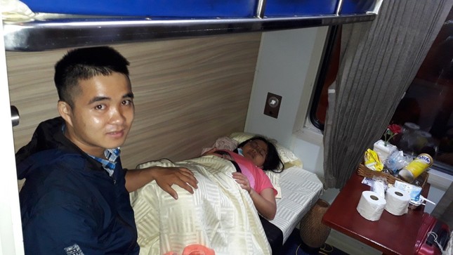 Hành khách sinh con trên tàu Thống Nhất khi đang về quê nghỉ lễ ảnh 1