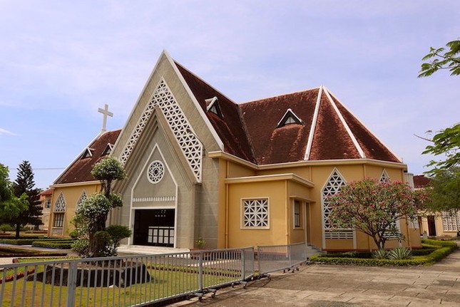 Xếp hạng di tích Tu viện dòng Mến Thánh giá và Nhà thờ ở Thủ Thiêm ảnh 4