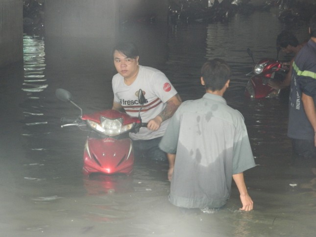 TPHCM cảnh báo nguy cơ ngập nặng trong những ngày tới ảnh 1