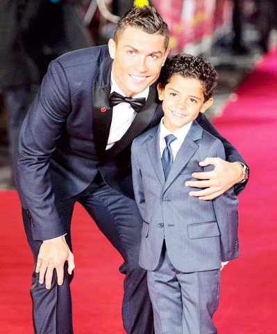 Ronaldo vung tiền cho kế hoạch sinh 'siêu con' ảnh 2
