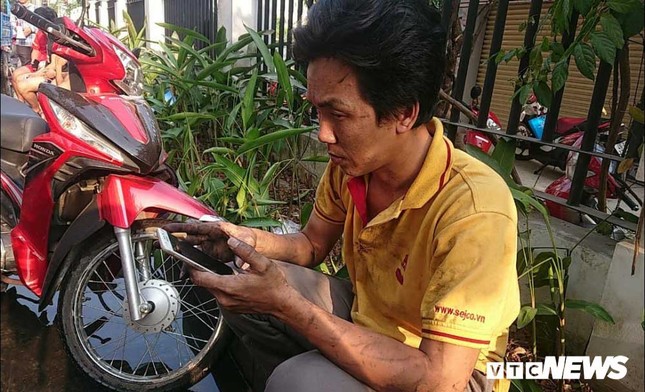 Một người chết do nhảy lầu thoát khỏi vụ cháy chung cư ảnh 2