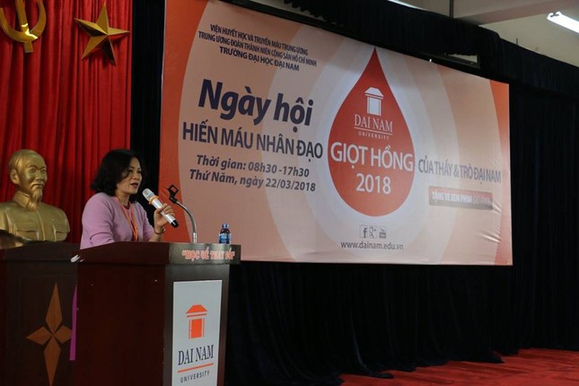 Sinh viên đại học Đại Nam nhiệt tình tham gia hiến máu tình nguyện ảnh 1