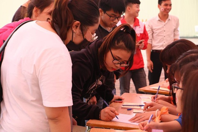 Sinh viên đại học Đại Nam nhiệt tình tham gia hiến máu tình nguyện ảnh 2