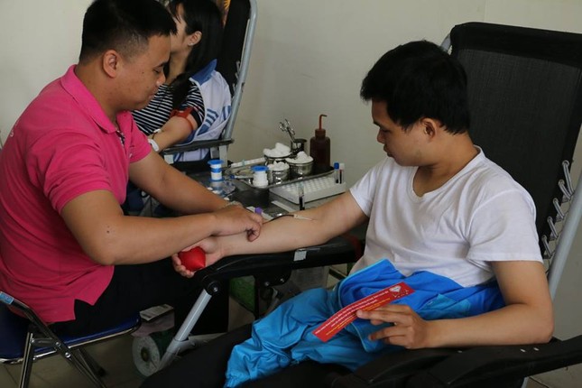 Sinh viên đại học Đại Nam nhiệt tình tham gia hiến máu tình nguyện ảnh 3