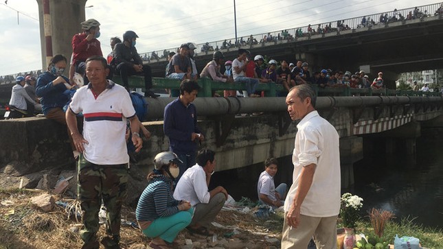 Thanh niên 24 tuổi nhảy cầu Sài Gòn sau khi bị đuổi học ảnh 1