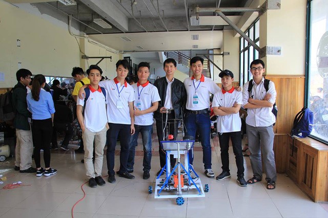 Chàng đội trưởng sinh viên trường Bách khoa điển trai, mê khoa học ảnh 1