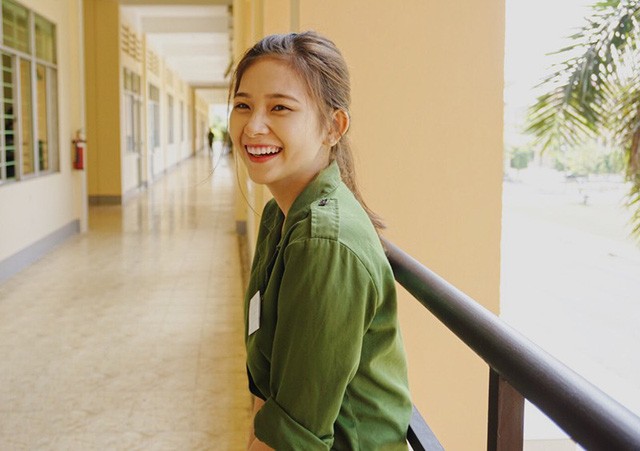 Bức ảnh nữ sinh xinh đẹp đi học quân sự khiến bao chàng say đắm ảnh 6
