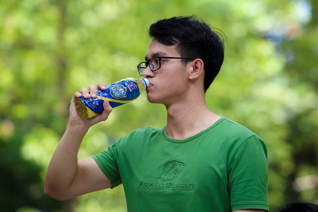 Nắng nóng đỉnh điểm, đừng để “vã” mồ hôi làm bạn mệt mỏi ảnh 2