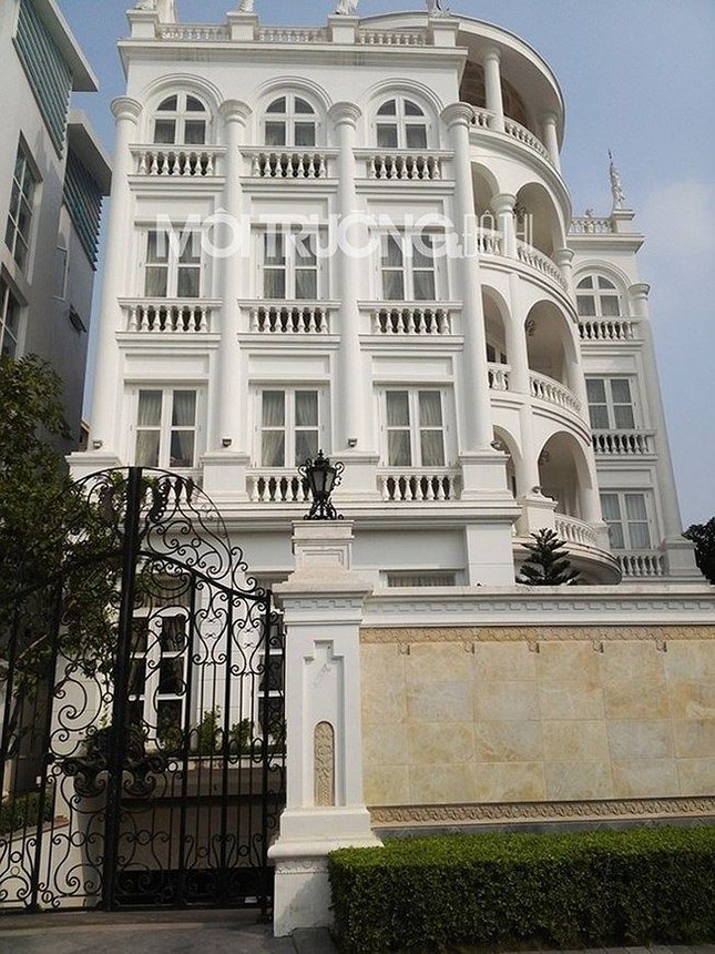 Bộ Công Thương yêu cầu một tờ báo đính chính về căn biệt thự ở Tây Hồ ảnh 1