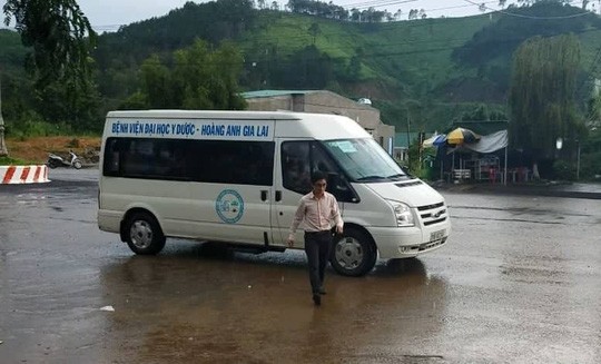 Vụ vỡ đập thủy điện ở Lào: Người Việt ùn ùn về nước tránh lũ ảnh 2