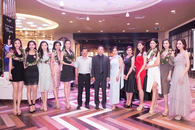 Léman Luxury Apartments chào đón 43 thí sinh HHVN 2018 đến nhà chung ảnh 3