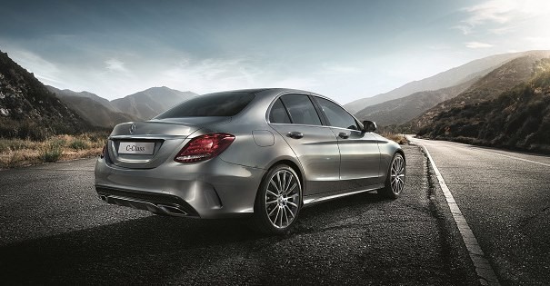Mercedes-Benz C-Class: Xe sang trong tầm với ảnh 1