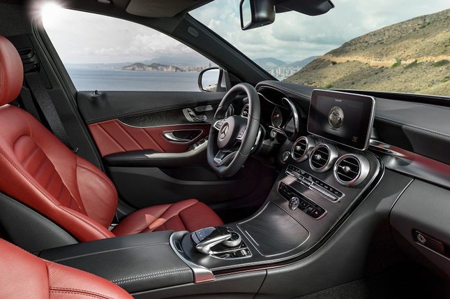 Mercedes-Benz C-Class: Xe sang trong tầm với ảnh 2