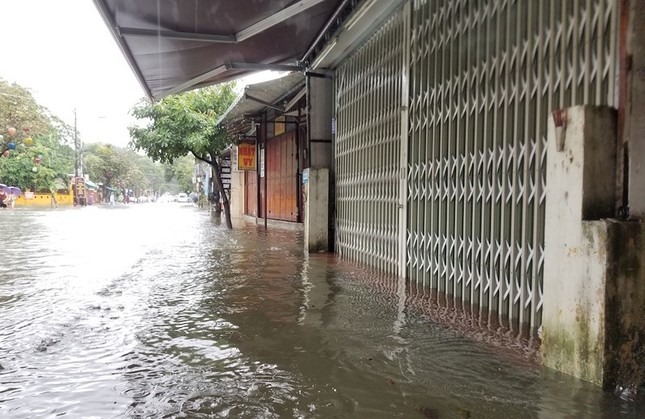 Hội An chìm trong lũ ảnh 6