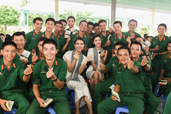 Hàng chục ngàn cuốn sách quý đổi đời đến với chiến sĩ quân đội ảnh 3