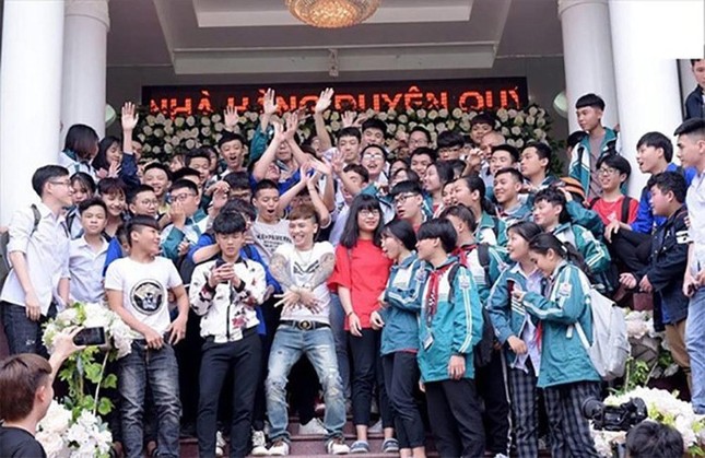 Tung hô Khá Bảnh, Dương Minh Tuyền: Mối lo thực từ 'giang hồ ảo' ảnh 1